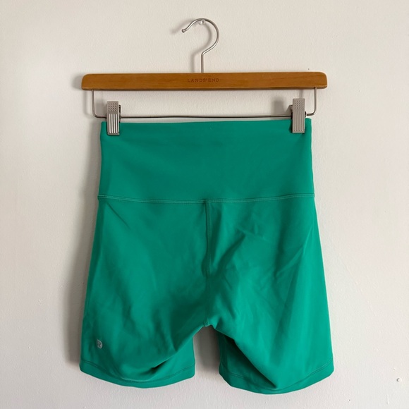 Lululemon Wunder Train Shorts Kelly Green Size 6 - Picture 4 of 5